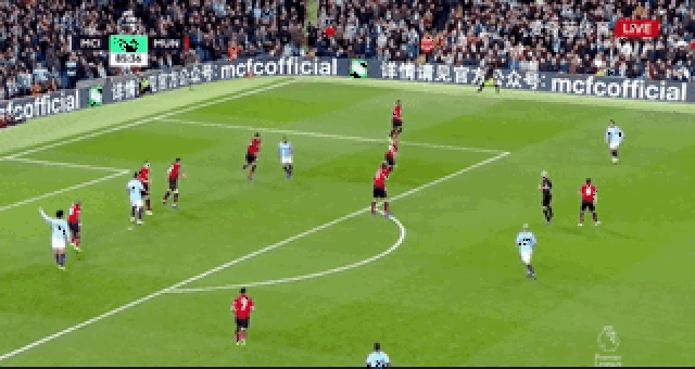 米兰vs拉齐奥终场前点球未判原因：马鲁西奇对帕夫洛维奇犯规