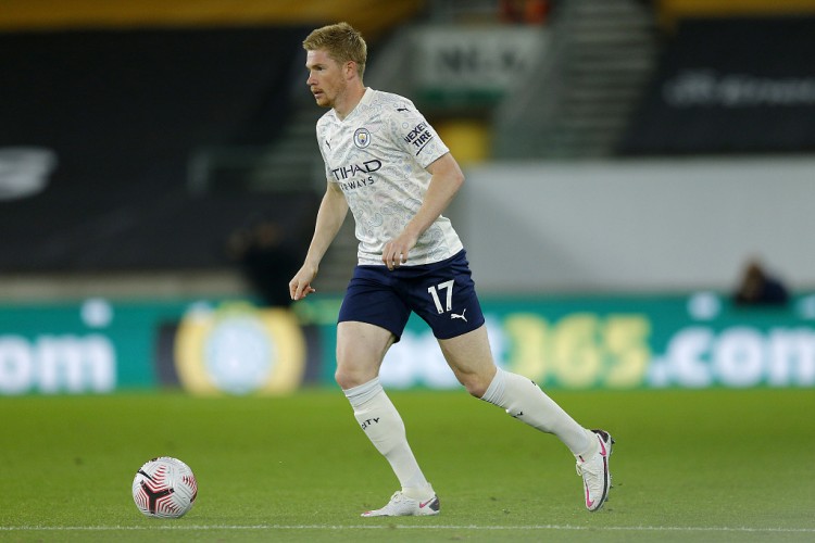 篮球篮网结束连败，全队积极庆祝