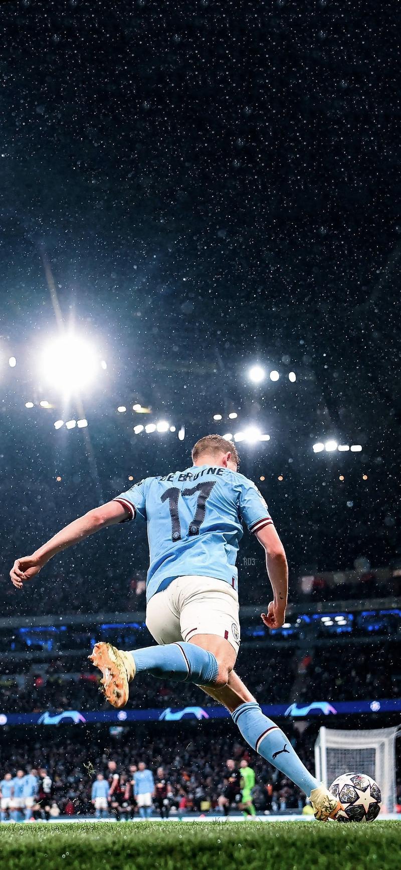 1.5亿买两个同水平的边角料中锋，曼联真是神人