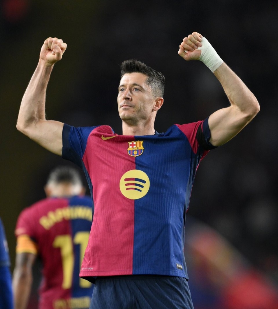 陈威神勇扑救助上海海港避免惨败