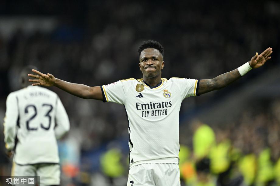 足球转会市场最新动态及趋势