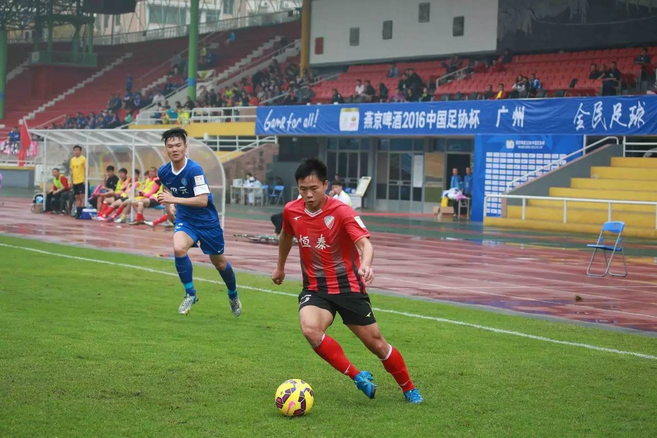 [图]东契奇祖巴茨伤退詹姆斯36分 湖人不敌快船
