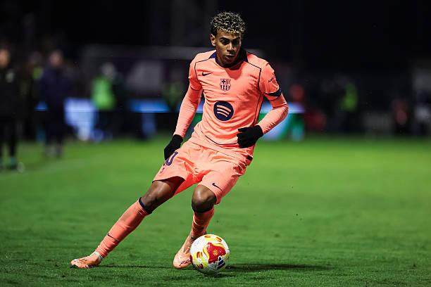 拜仁官方：阿芳和伊藤洋辉参加部分合练，穆西亚拉单独训练